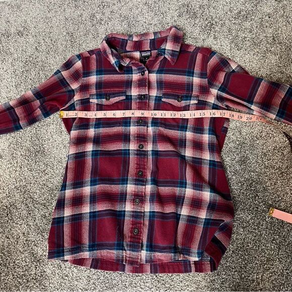 Patagonia Women's Long-Sleeved Organic Cotton Midweight Flannel Shirt - Picture 9 of 10